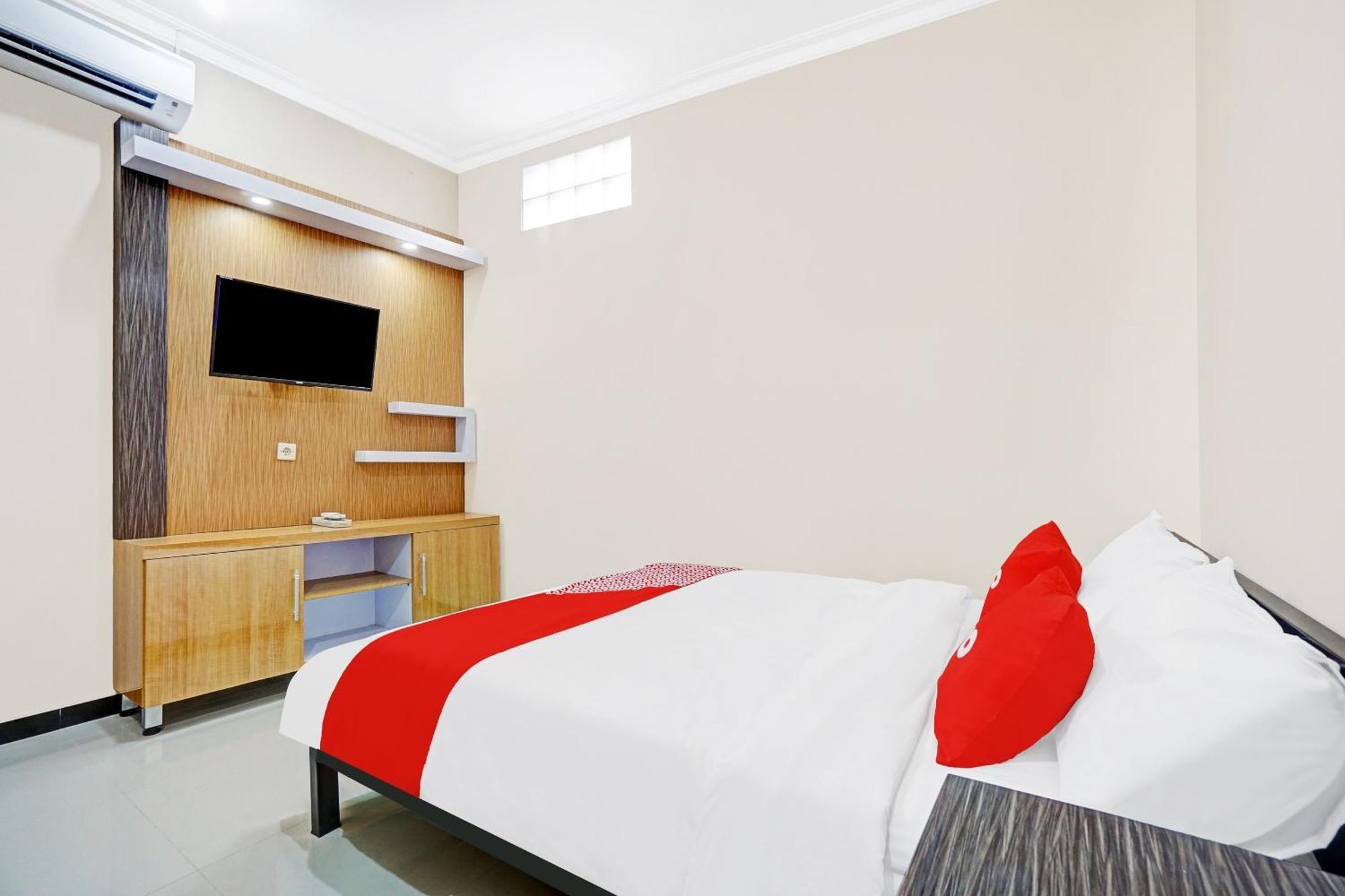 Avisha Guest House Syariah Malang Exteriör bild