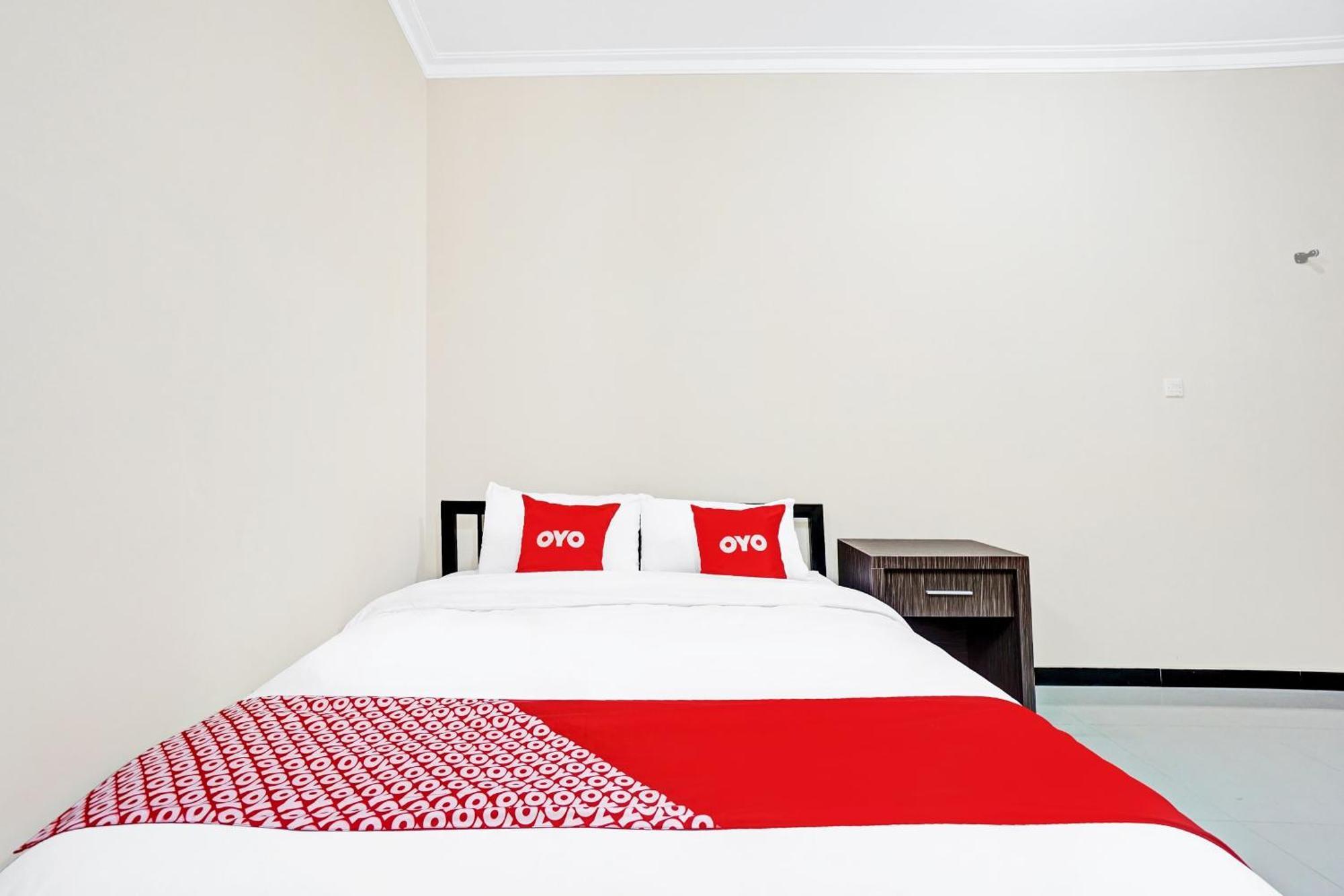 Avisha Guest House Syariah Malang Exteriör bild